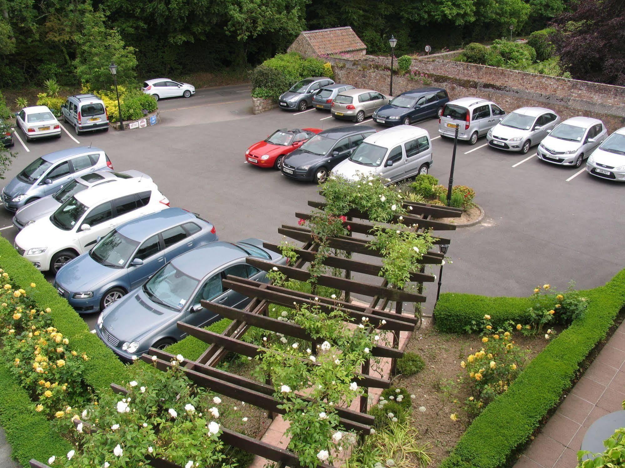 Oaklands Lodge Hotel Saint Saviour Экстерьер фото
